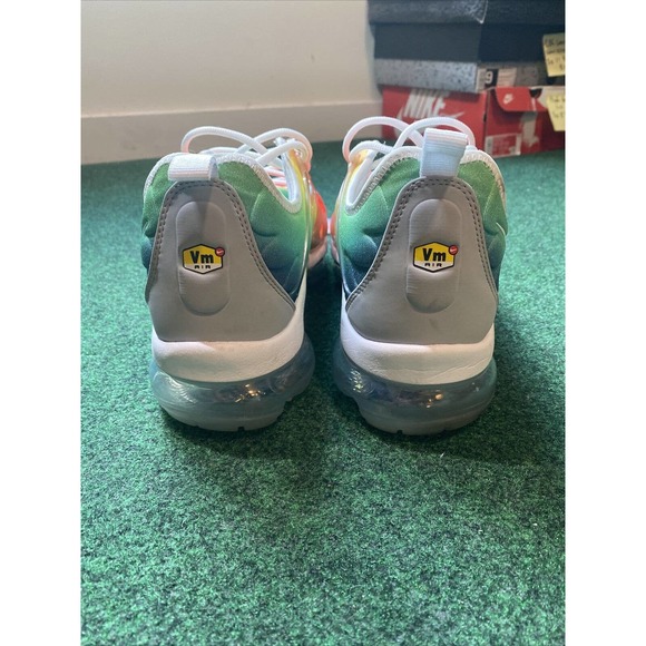 Size 11.5 - Nike Air VaporMax Plus Retuned Air 2018 main image 6